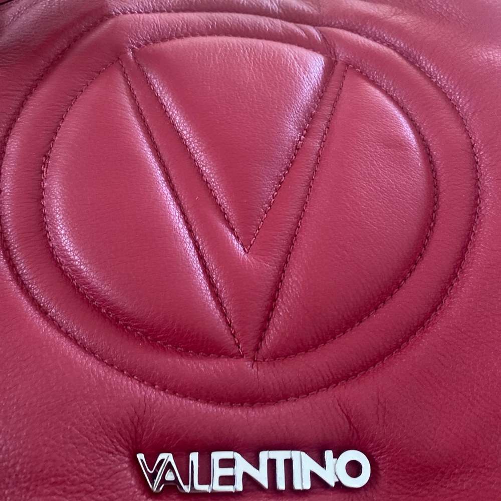 Valentino Leather Tote. Perfect for Fall π Trendy color for the season - Picture 5 of 10